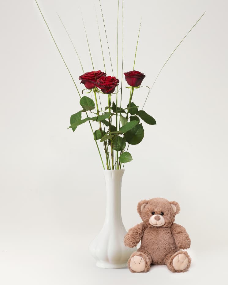 3 röda rosor med nalle